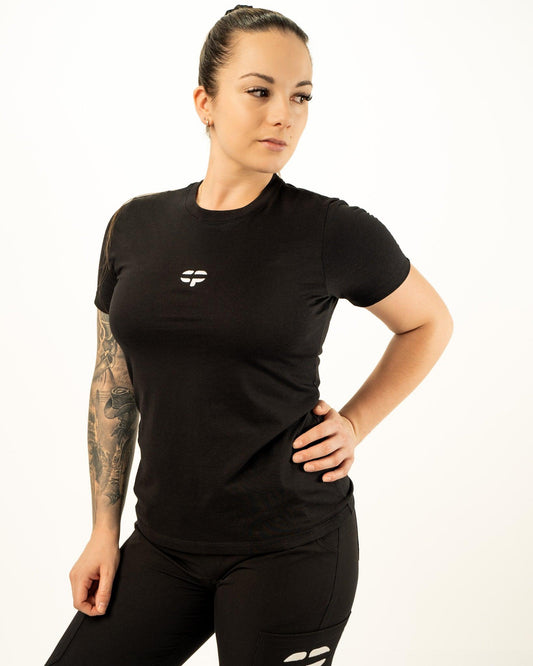 T-shirt noir sous uniforme infirmières